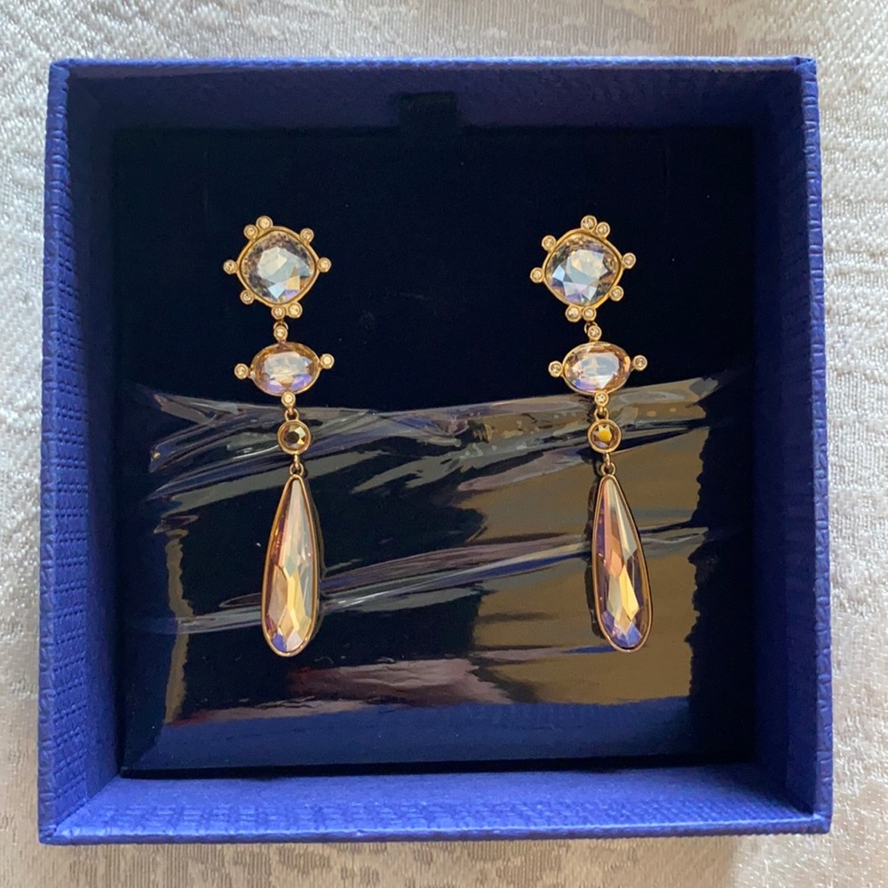 Beautiful Swarovski chandelier earrings